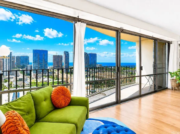 700 Richards St APT 2507, Honolulu, HI 96813