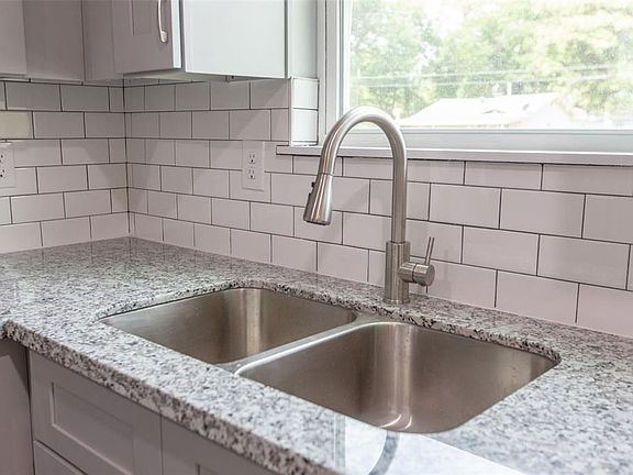 4th image of 8204 Eastover St #B