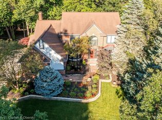 25682 Arcadia Dr, Novi, MI 48374