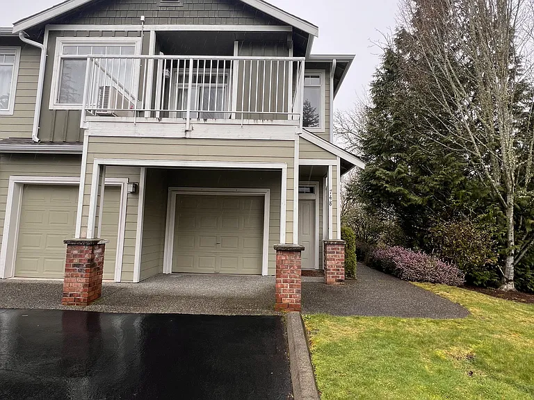 748 241st Ln SE — Photo 1