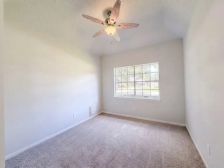 4 bed, 2117 sqft, $2,595 — Photo 4