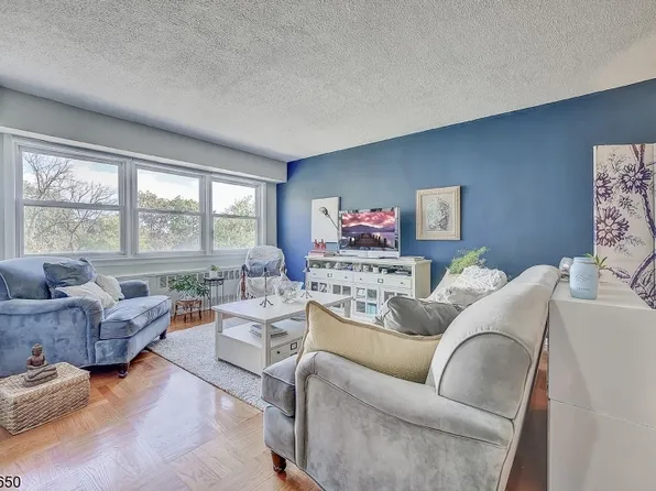 415 Claremont Ave #5A, Montclair Twp., NJ 07042