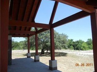 541 Homestead Ln, Hutto, TX 78634