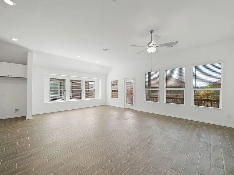 6631 Morgan Path — Photo 26