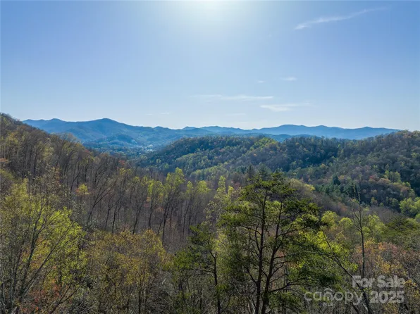 9999 Wayehutta Rd, Cullowhee, NC 28723