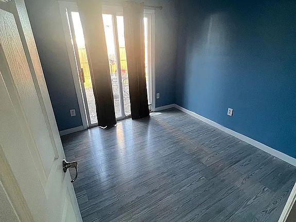 4th image of 2640 Saville Row #3