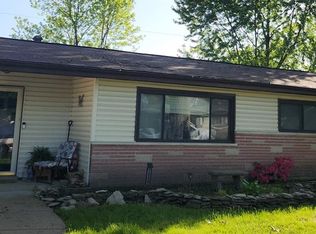 1520 Flicker Dr, Florissant, MO 63031