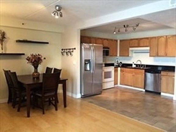 3rd image of 200 Cove Way Unit 1011