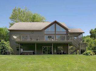 6 Columbine Trl, Galena, IL 61036