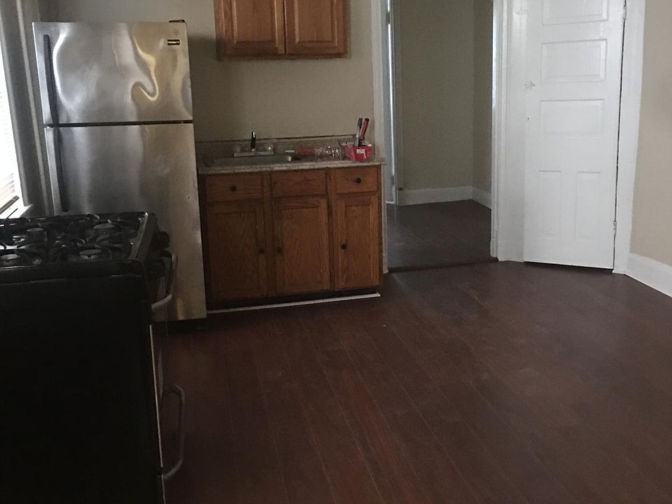 2nd image of 815 S 5th St Floor 3