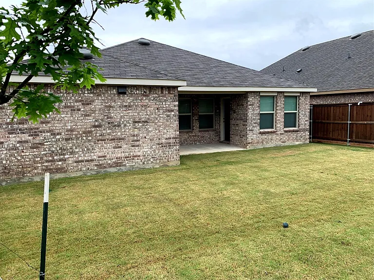 2444 Larimar Dr — Photo 27