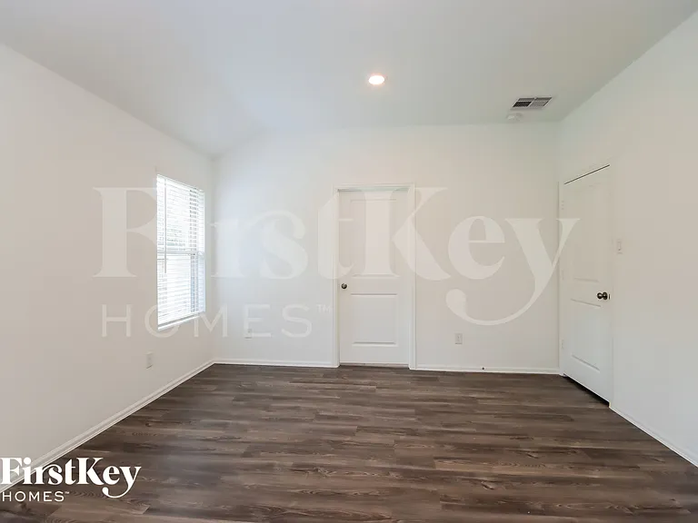 19100 Cicerone Ct — Photo 7