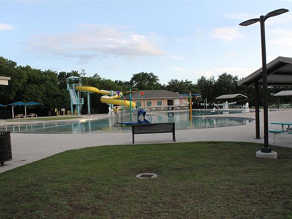 2nd image of 606 Heartland Dr