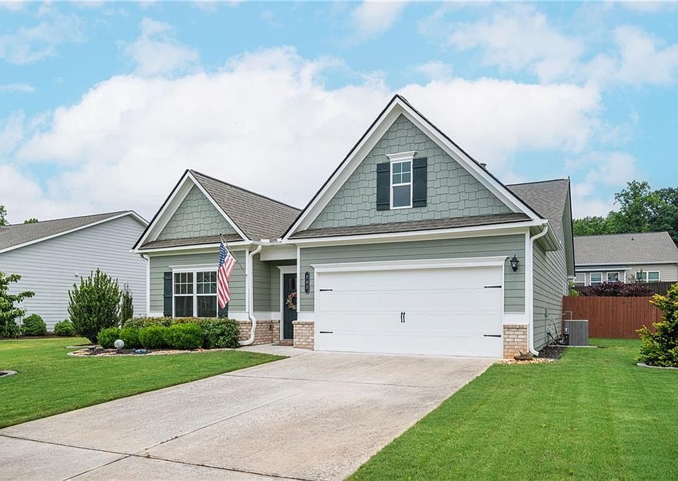1st image of 702 Owens Cir