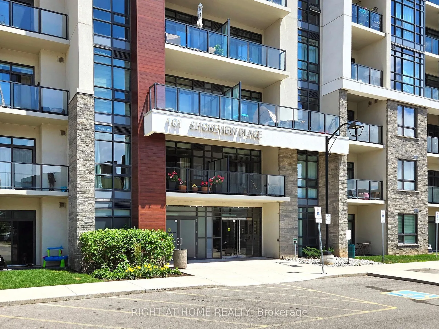 Sapphire at Waterfront Trails — Photo 4