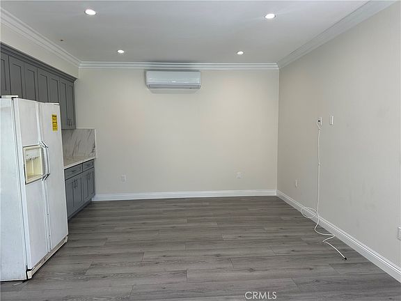 3rd image of 11439 Freer Ave