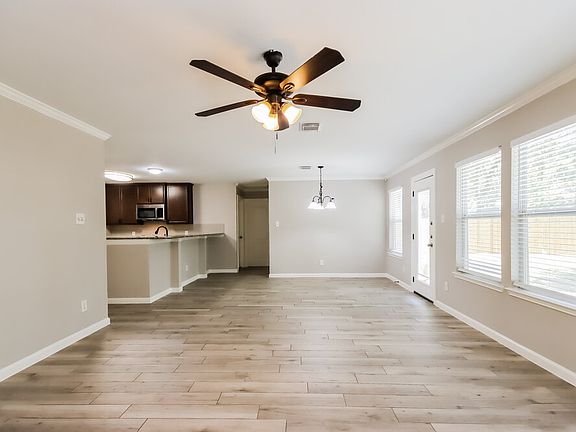 4th image of 18390 Hollow Oaks Cir