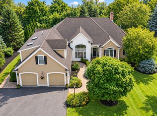 6 Watkins Ln, Southborough, MA 01772