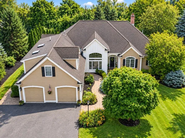 6 Watkins Ln, Southborough, MA 01772