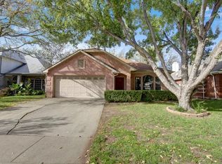 6917 Black Wing Dr, Fort Worth, TX 76137