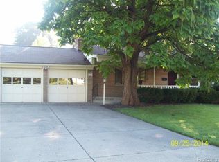 1109 Bower St, Howell, MI 48843