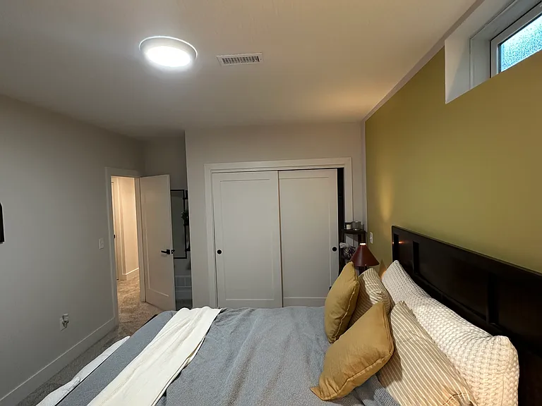 157 N Powell Ave — Photo 22