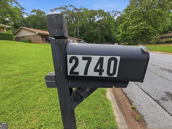 2nd image of 2740 Williamsburg Dr