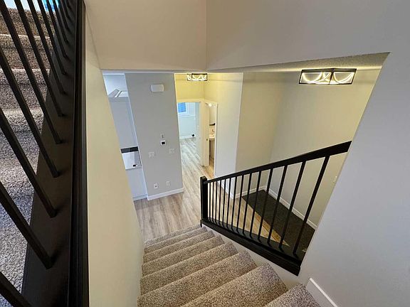 4th image of 53 Emmett Cres