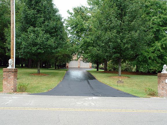 2nd image of 1127 E Deer Creek Dr