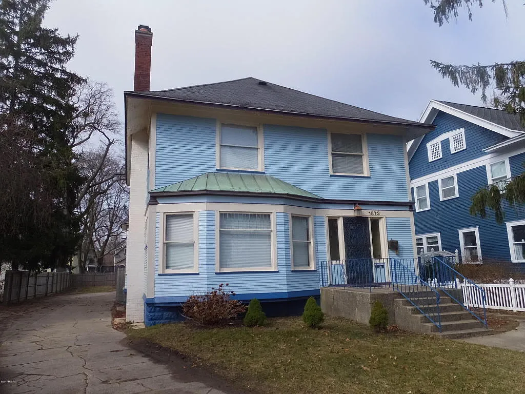 1573 Jefferson St photo 1