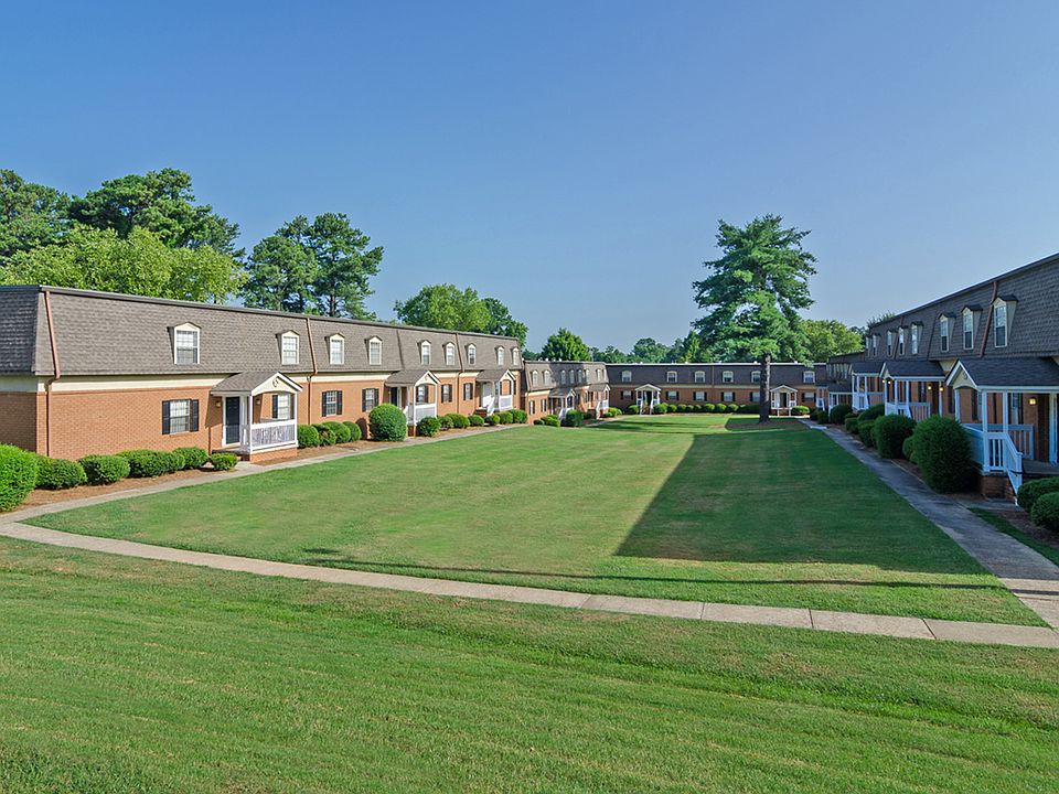 1st image of 1400 Galleria Ln SE #2002
