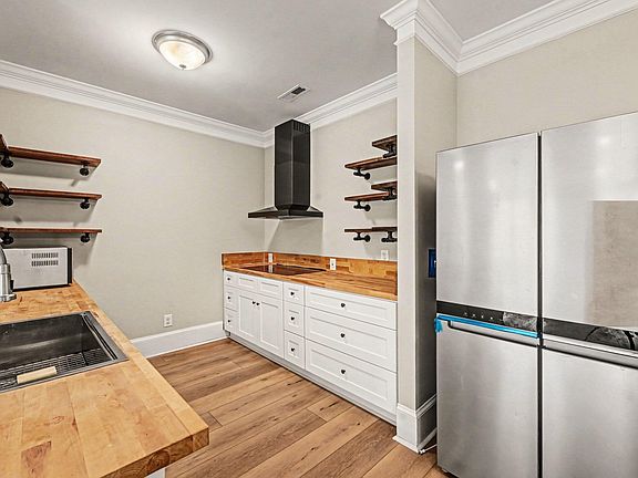 5th image of 201 Finsbury St APT 303