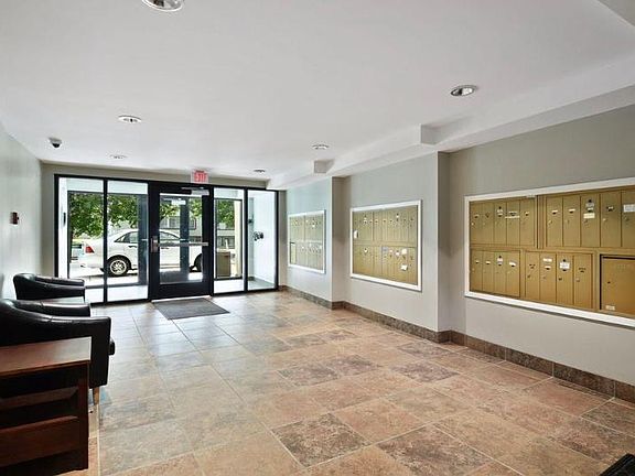 4th image of 2500 Blaisdell Ave S #103