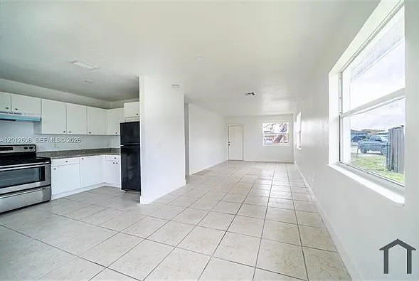 705 NW 13th Ter — Photo 2