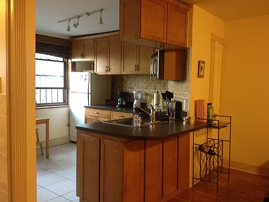 Rented by Flateau Realty | media 15