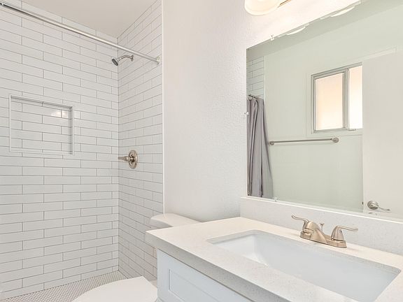 Private Bath
Room #3