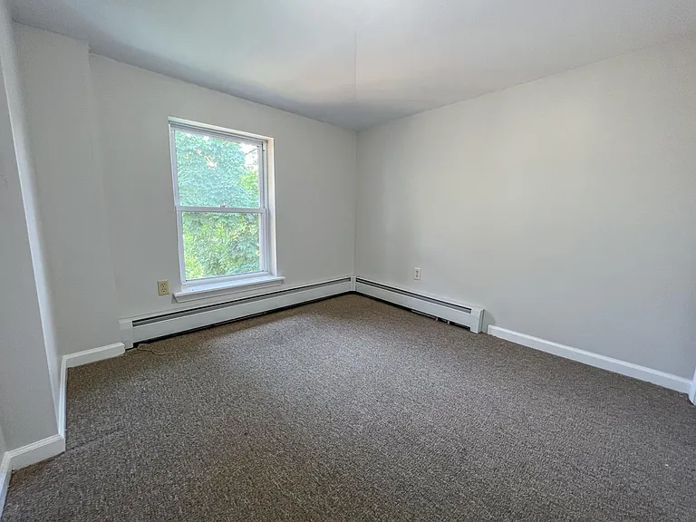 16 Elmer St #3E — Photo 4