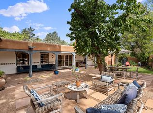 815 Camino Del Poniente, Santa Fe, NM 87505