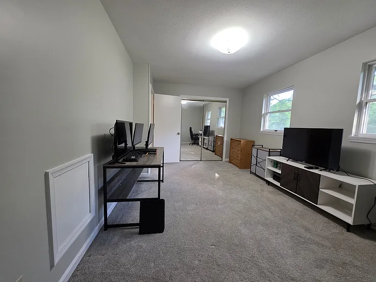 22 Townhouse Ln #5 — Photo 3