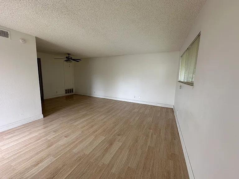 6201 Carlow Dr #4 — Photo 23