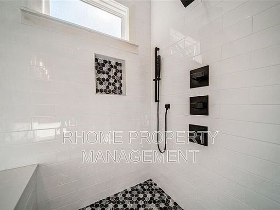 3rd image of 1058 White Oak Ave SW