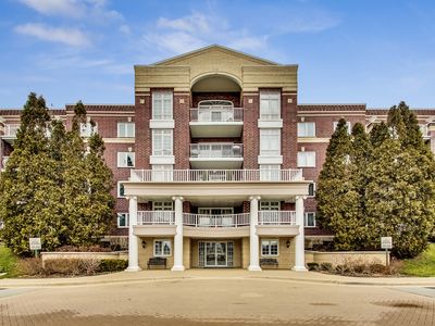7091 W Touhy Ave APT 210, Niles, IL, 60714