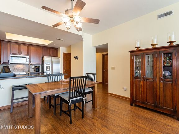 4th image of 100 N River Ln Unit 105