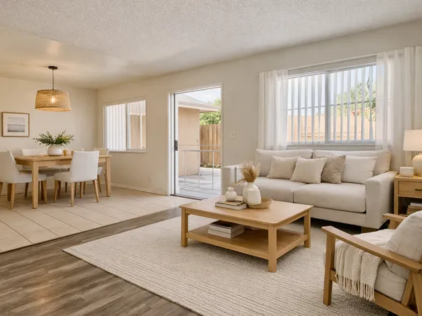 17092 Emerald Ln, Huntington Beach, CA