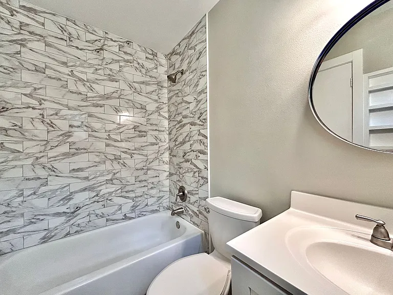 3305 Oak Aly — Photo 18