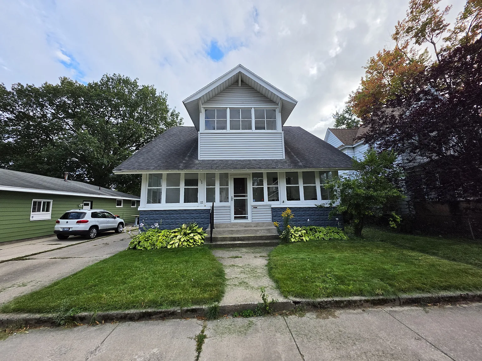 Charming 3 Bed, 3 Bath Home for Rent — Photo 2