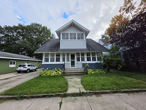 2nd image of 112 E 24th St