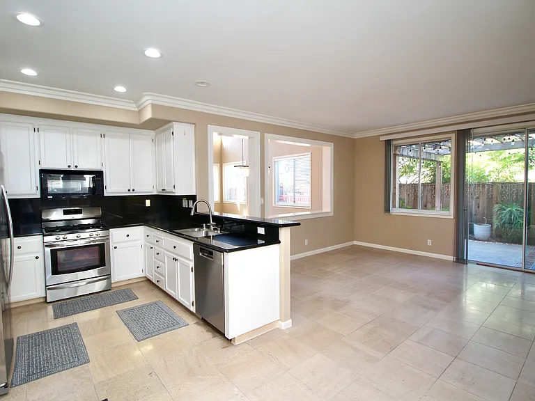 15512 Oceanside Way — Photo 12