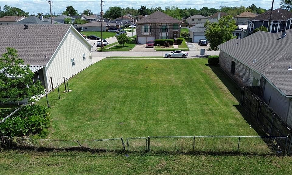 1st image of 212 Jeffer Dr