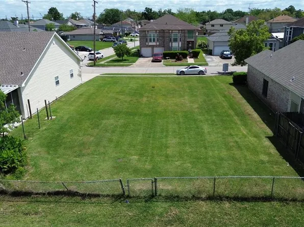 212 Jeffer Dr, Westwego, LA 70094